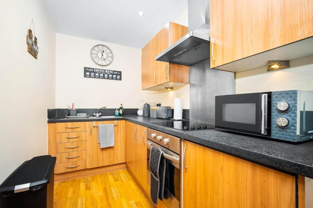 Modern Arcadian Centre Apartment By Azura Nights Бирмингем Экстерьер фото