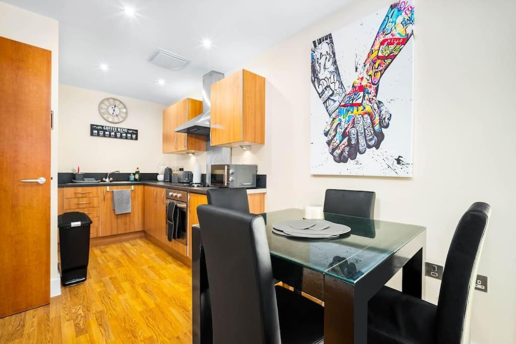 Modern Arcadian Centre Apartment By Azura Nights Бирмингем Экстерьер фото