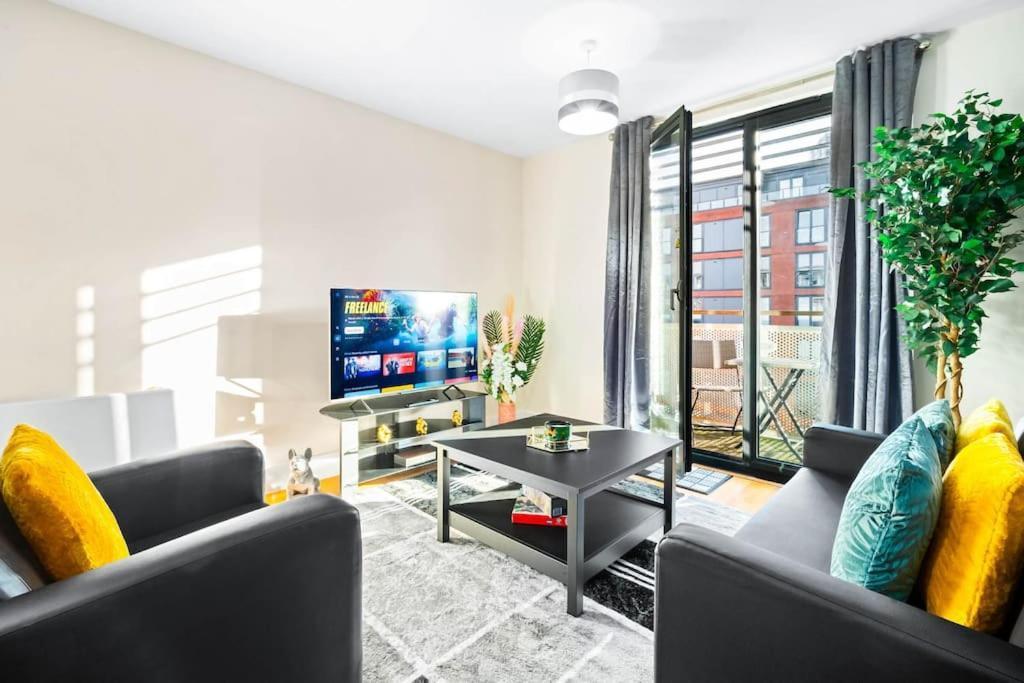 Modern Arcadian Centre Apartment By Azura Nights Бирмингем Экстерьер фото