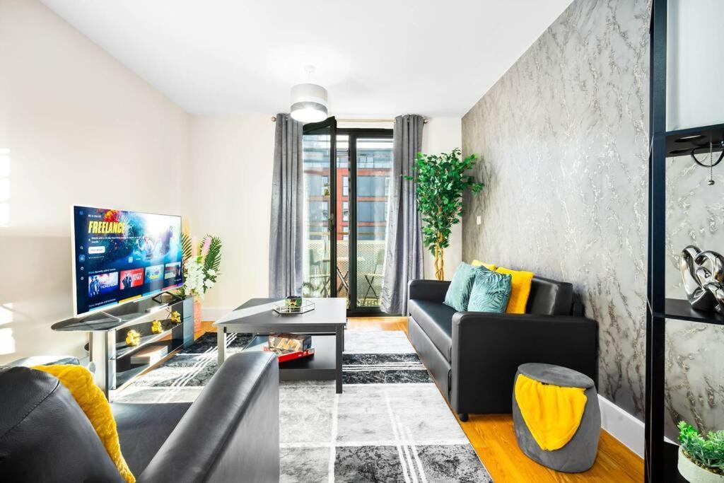 Modern Arcadian Centre Apartment By Azura Nights Бирмингем Экстерьер фото